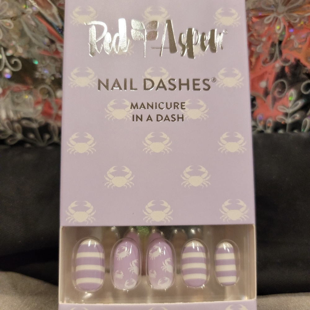 Red Aspen Nail Dashes 💅
